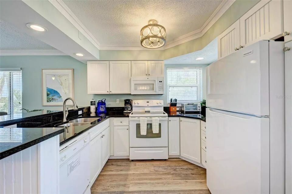 Well equipped kitchen