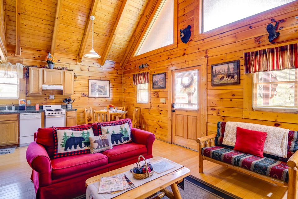 Living Room | Sleeper Sofa | Smart TV | Free WiFi