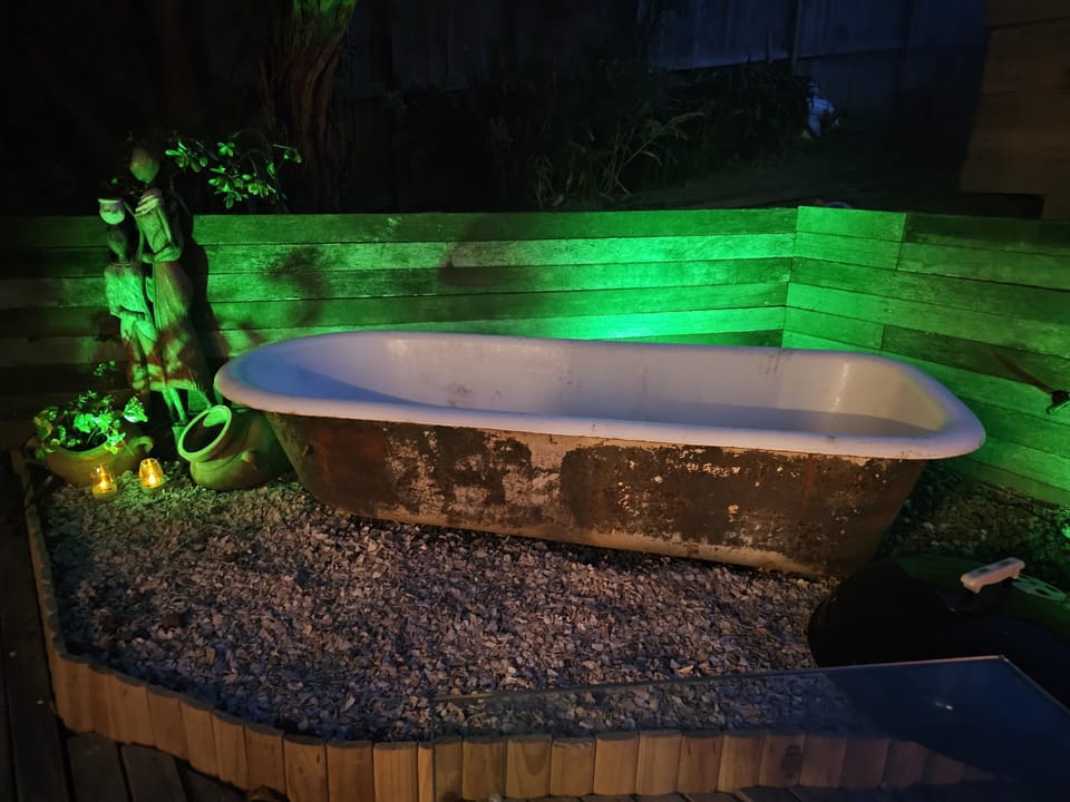 Outdoor spa tub