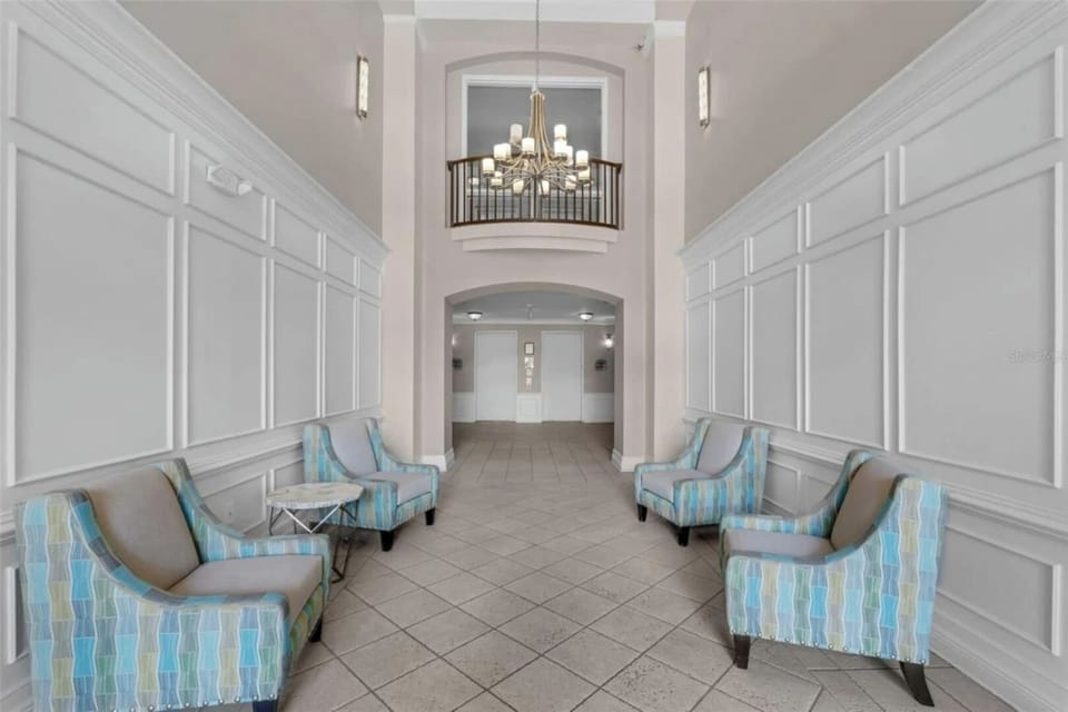 Vista Cay-Hallway