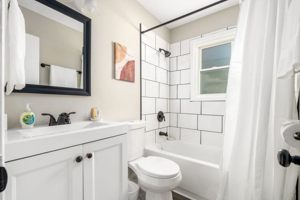 Full Bathroom