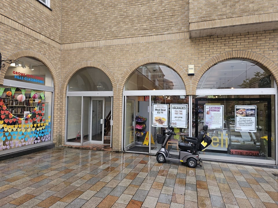 Front Building Entrance (1)