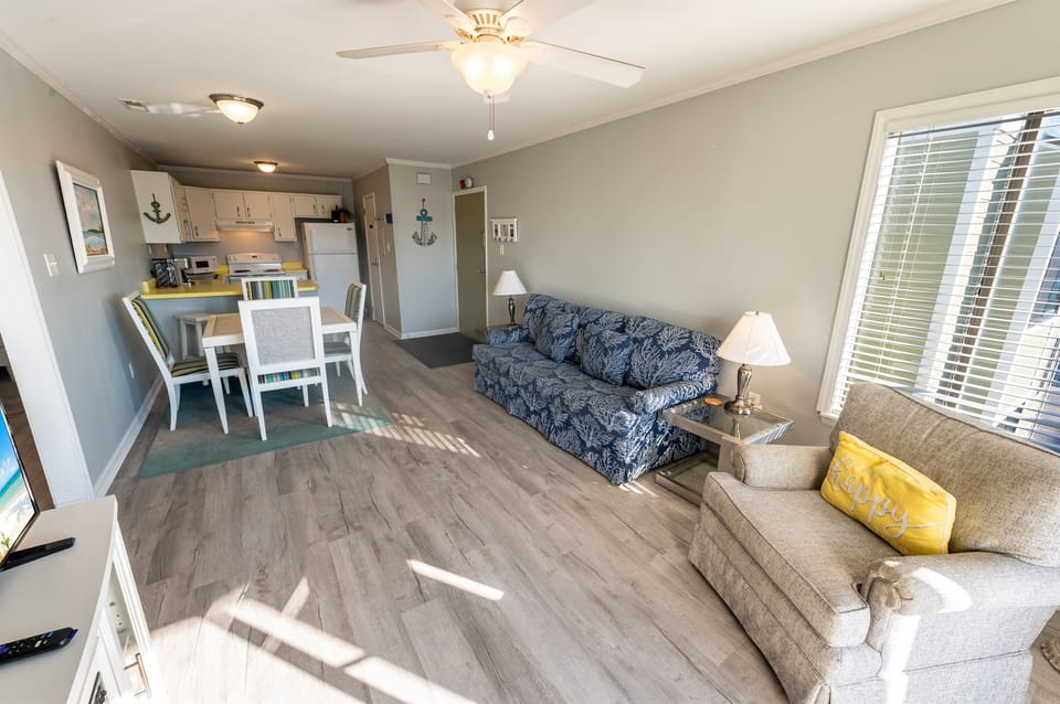 Large Living/Dining Room Area, Beautifully Decorate