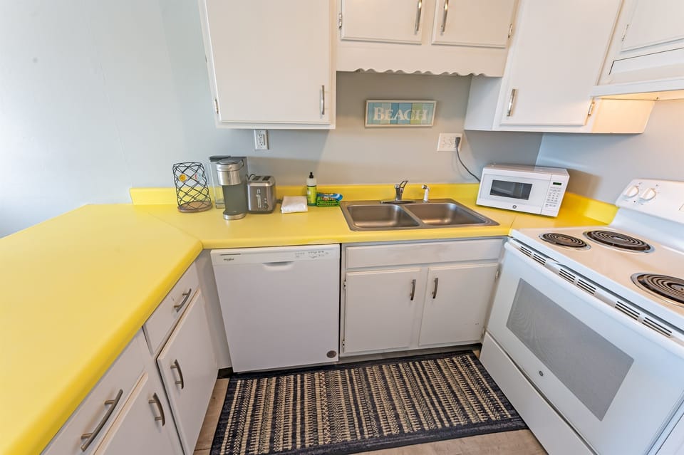 Full Sized Kitchen
