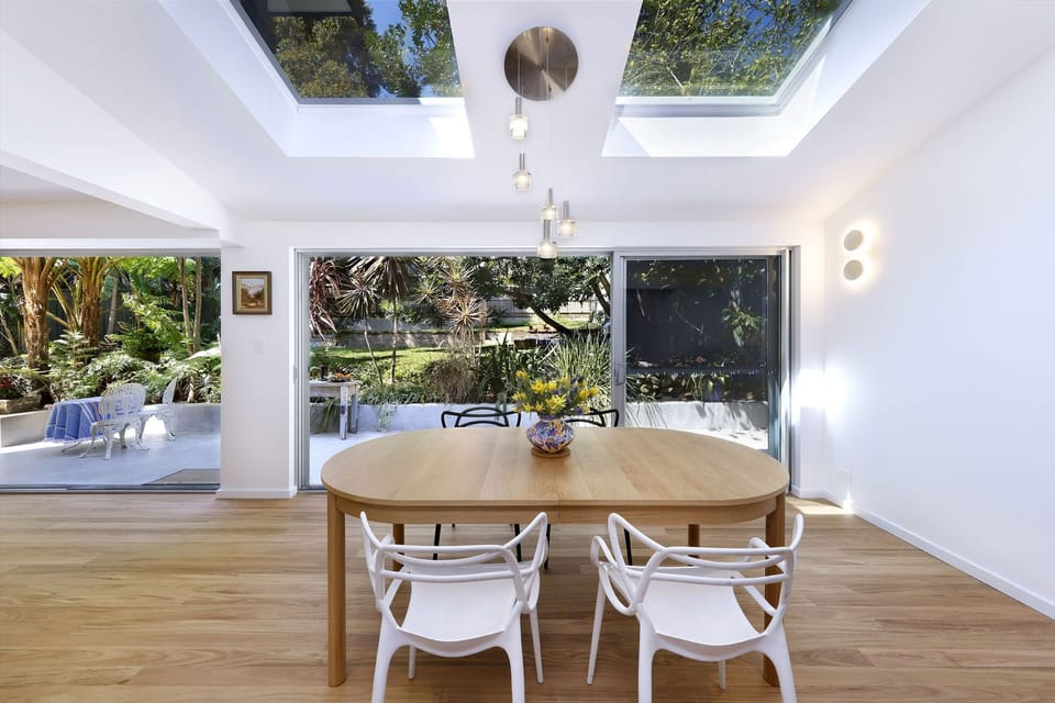 Enjoy the open plan living, table extends to 10 with new chairs (not in photo) 