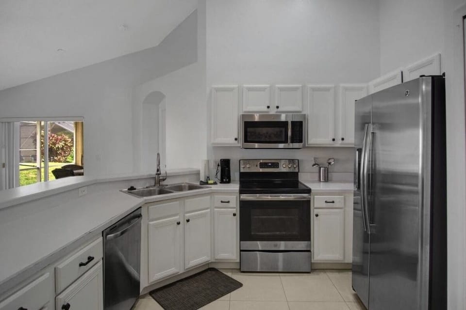 Fully equipped kitchen