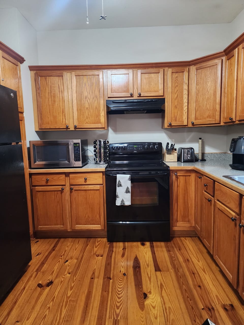 Full kitchen