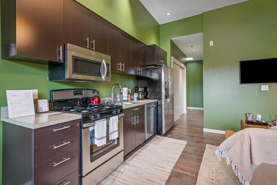 A fully packed kitchen, ready for whatever culinary adventure you have in mind—everything you need, right at your fingertips.