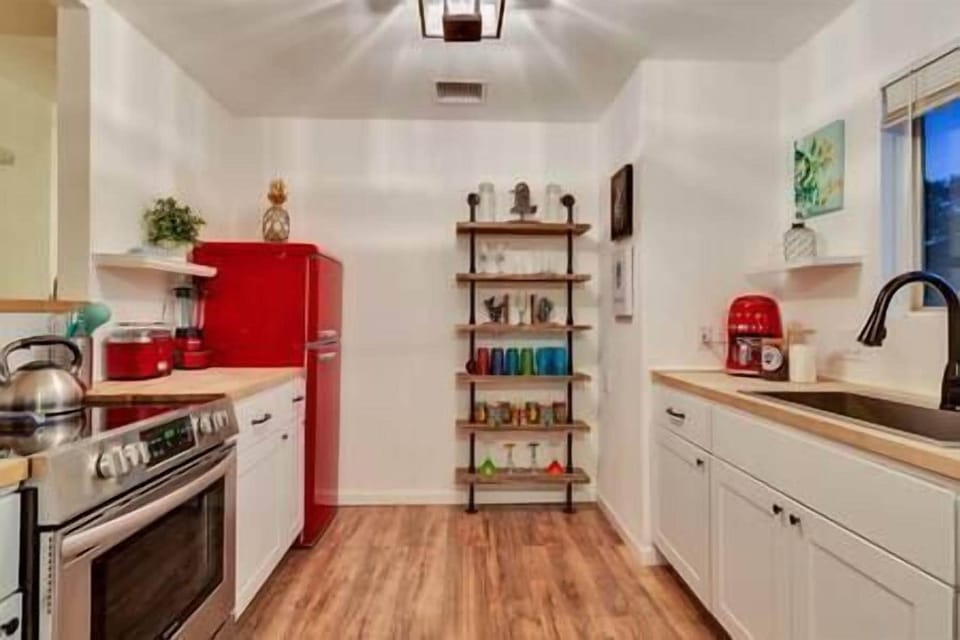 Kitchen (2)