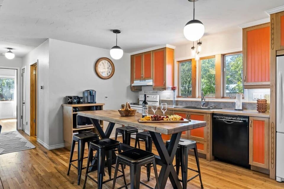Large Kitchen with Seating