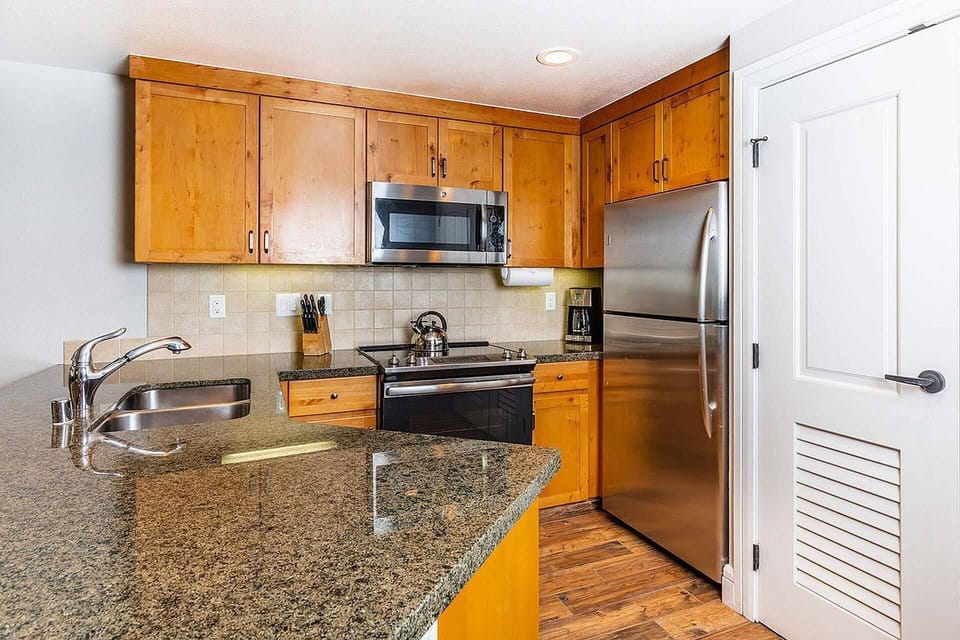 Full Kitchen