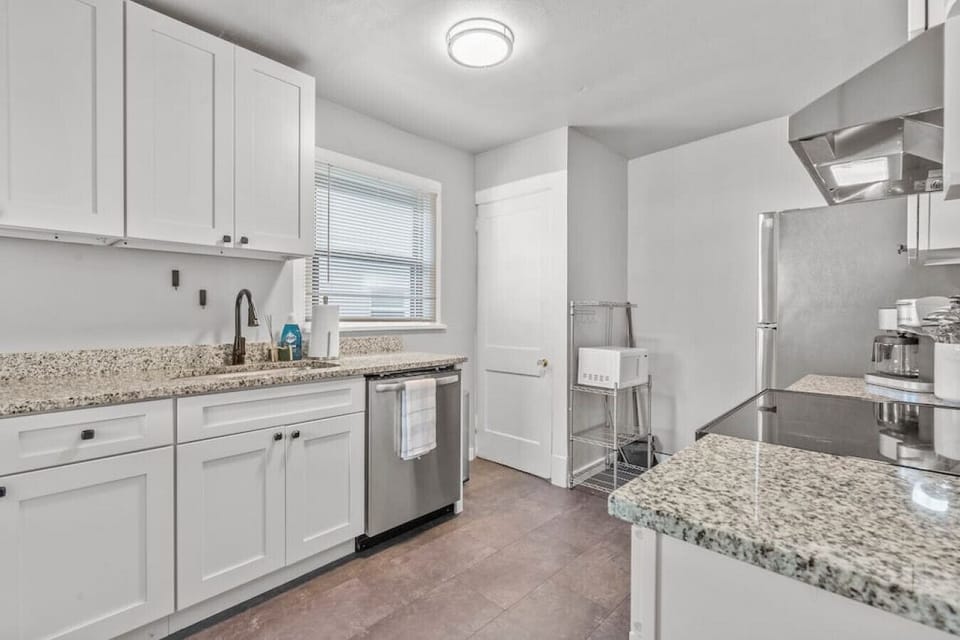 This kitchen has everything you could need and the extras you want.