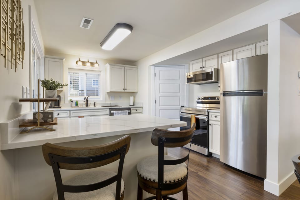 Ample kitchen space to make cooking and meal preparation convenient.