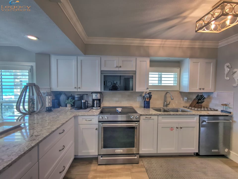 Sea Oats #401 Kitchen