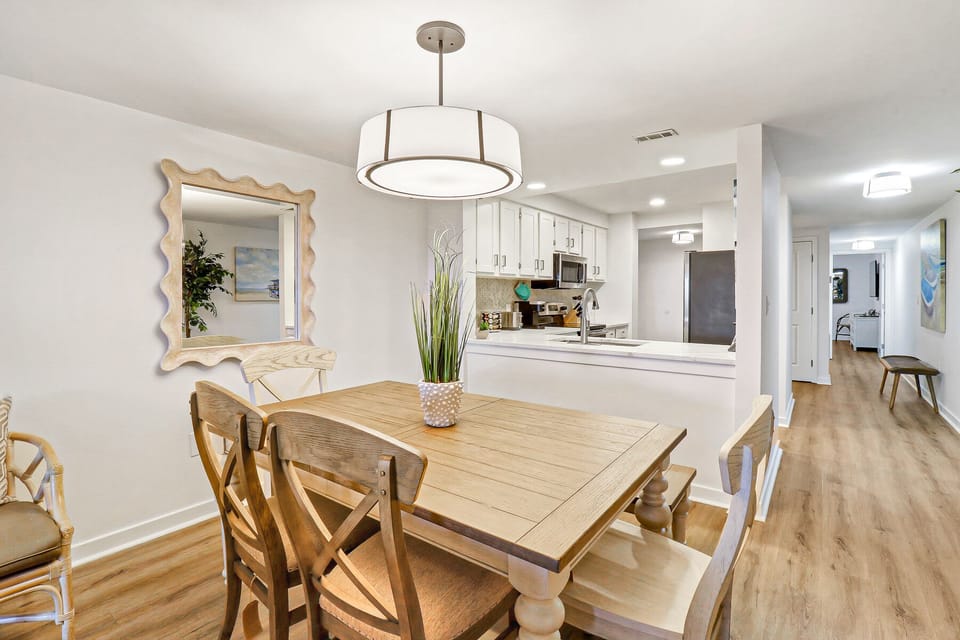 401 Captains Walk | Dining Table - 401 Captains Walk | Dining Table