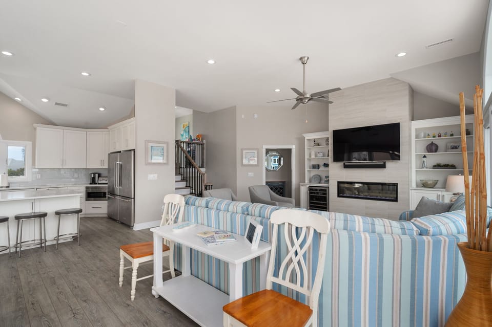 BU35: Mercury Rising | Top Level Living Area