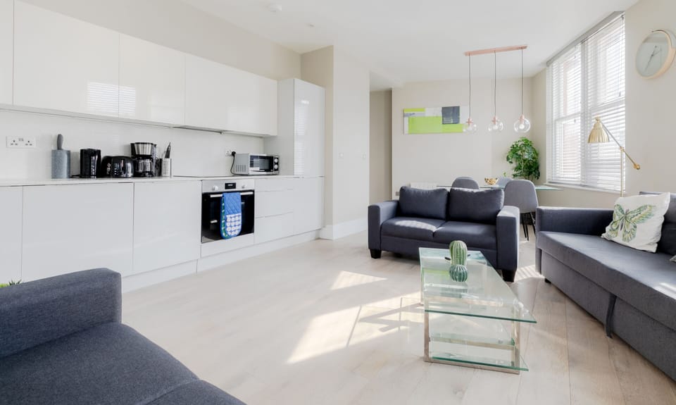 Living Room / Lounge