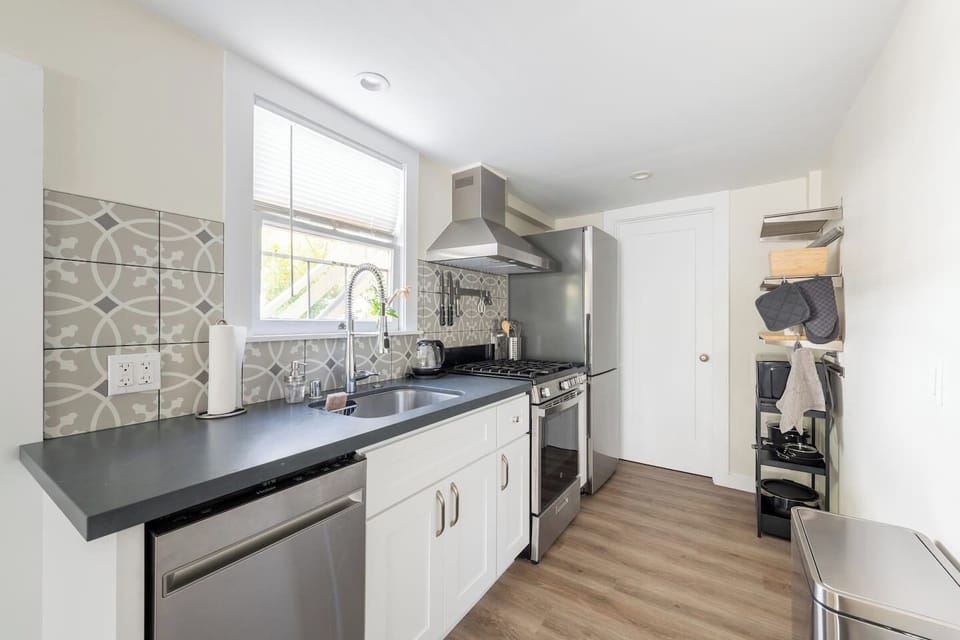 Full Kitchen