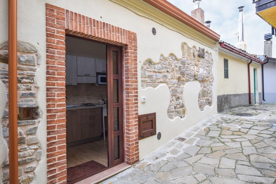 Entrance / Reception