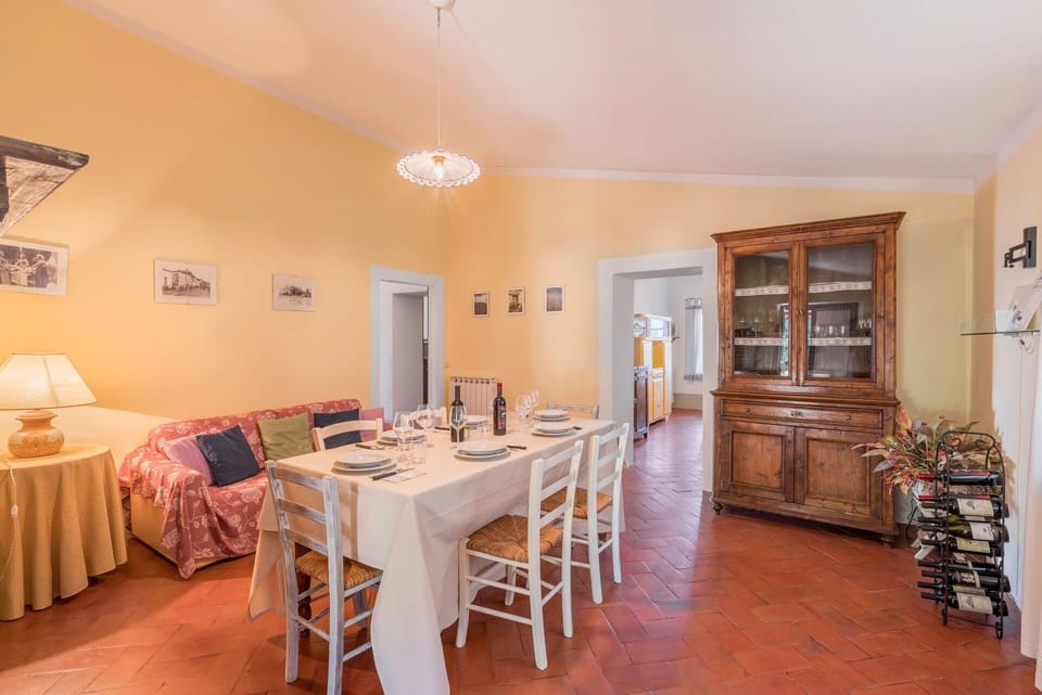 Autumn, Dining Room, Living Room, Spring, Summer