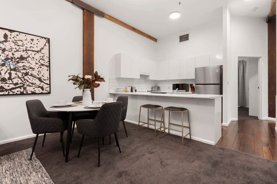 Dining & Kitchen