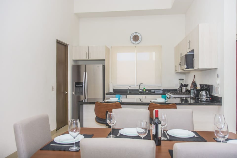 Open Concept Kitchen & Dining for 6