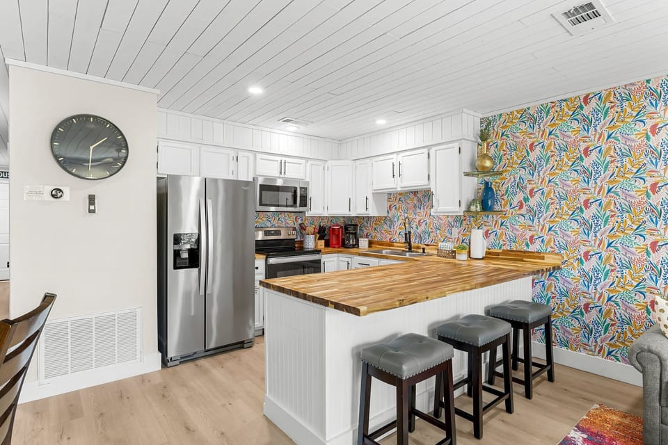 Open Concept- Living/ Kitchen/ Dining/ Queen Sleeper 
