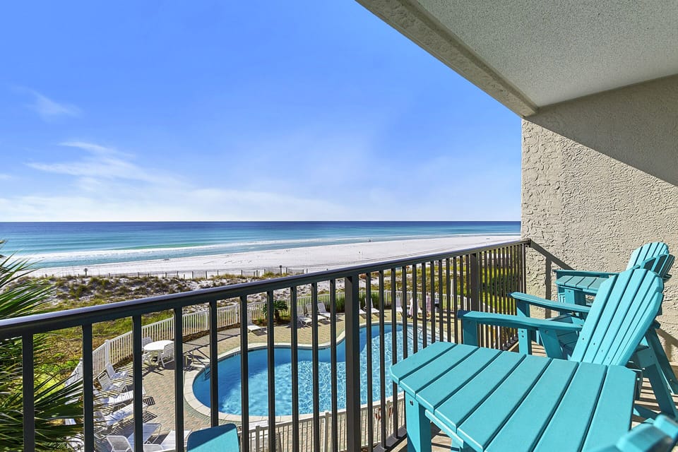24-Windancer-301-Balcony