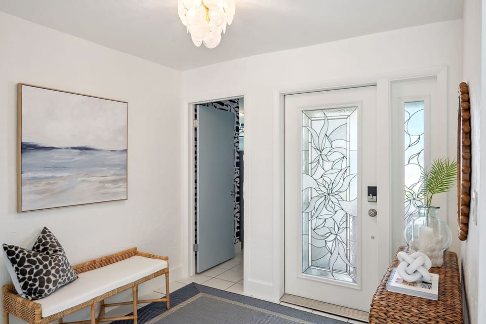 Spacious entry