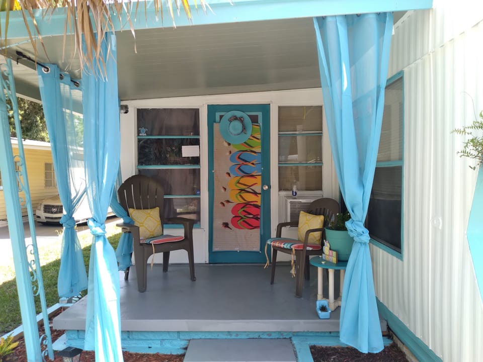 porch and sitting area