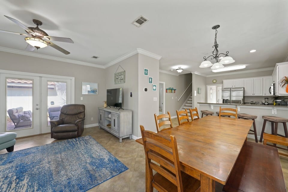 Living room/dining room
