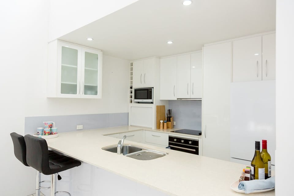 Full kitchen