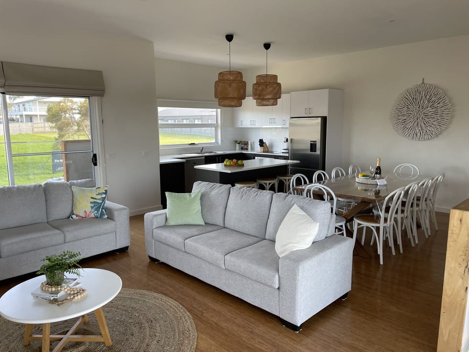 Kitchen, Dining and Lounge Upstairs