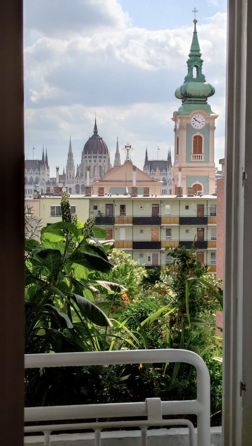 view  to the Parliament