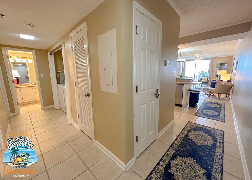 Shoalwater 302, Beautifully updated Gulf Front 3/2. Sleeps 9 Managed by Island Rentals.