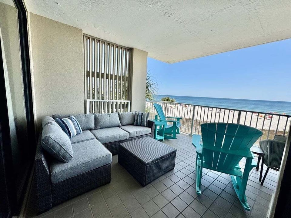 Shoalwater 302, Beautifully updated Gulf Front 3/2. Sleeps 9 Managed by Island Rentals.