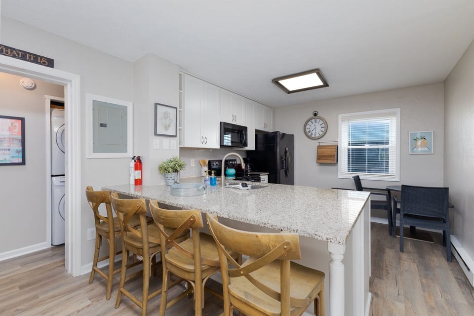 Kitchen with dining options