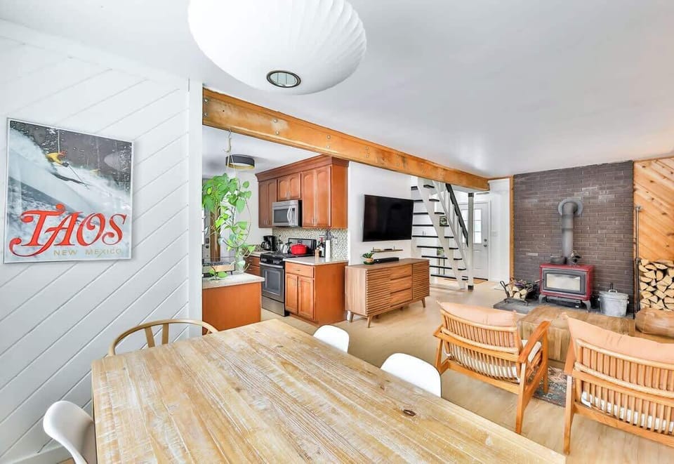 Dining Area | Living Room