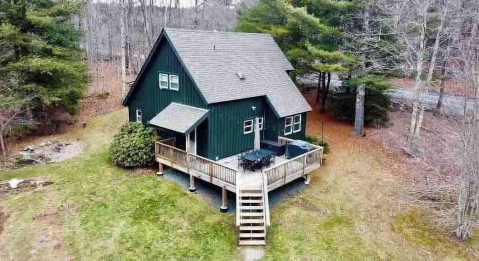 Exterior of Home | Deck | Privacy
