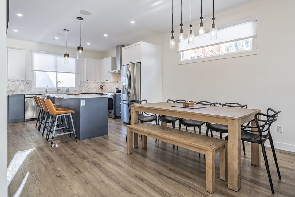 Open Concept for Easy Entertaining 