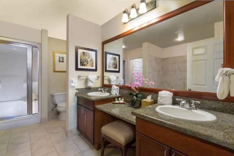 Bathroom 1 · Full Bath
