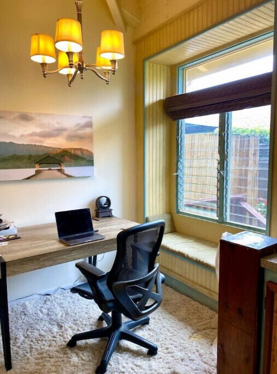 Office alcove