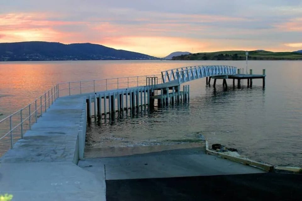 Jetty only a short stroll away 