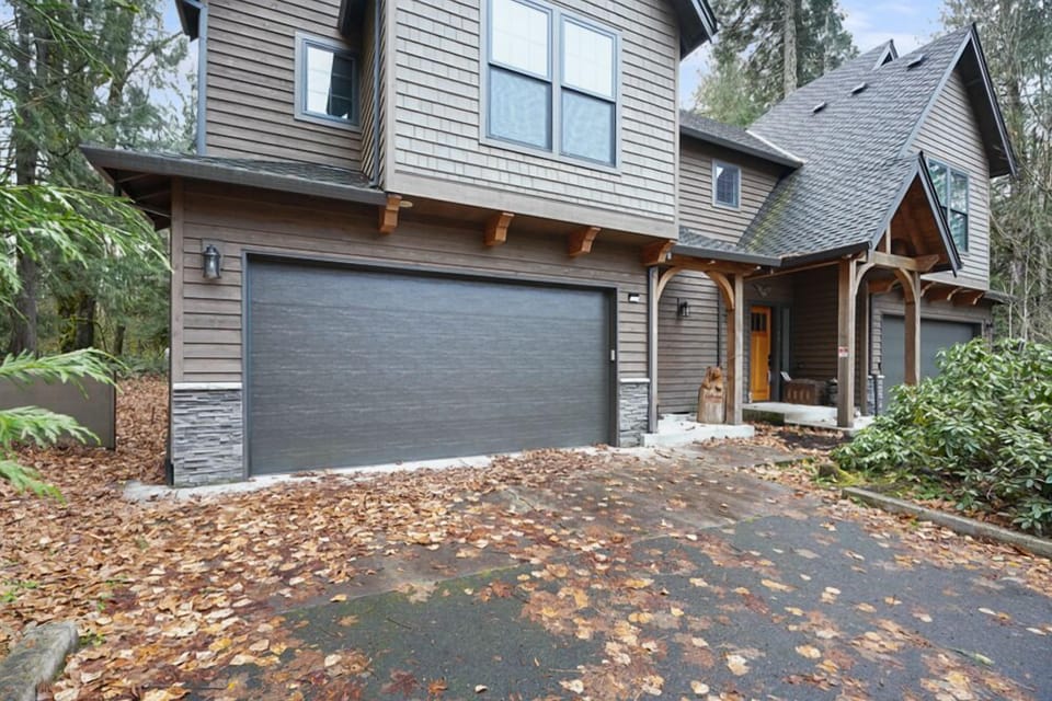2 Car Garage
