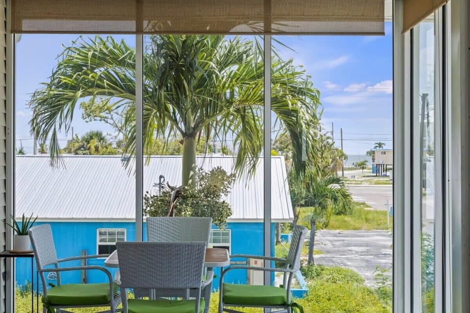 Front patio facing beach and Mango St.