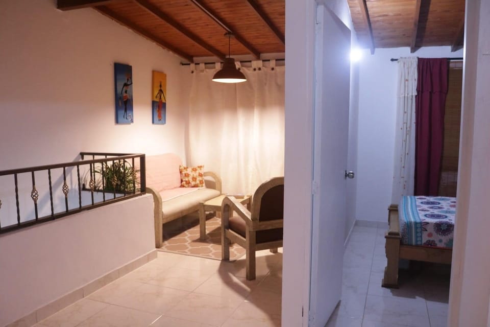 Sala y segunda habitación principal.