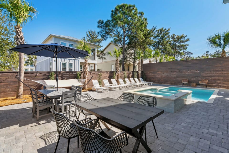From shaded meals to sunny swims, every moment feels effortless here.