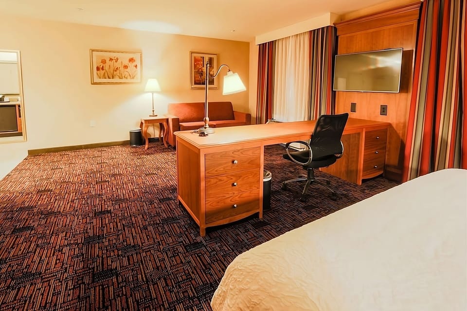Comfortable Unit with King size bed