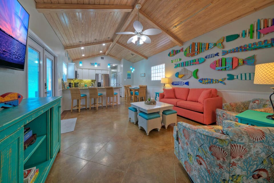 Seamless elegant living space.