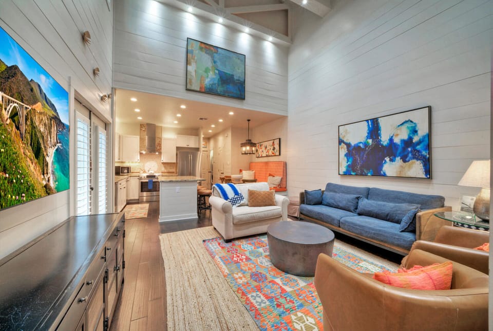 Spacious living room.